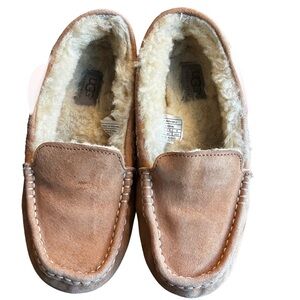 UGG Ansley Moccasins 🤎 Size 6 Tan Suede
